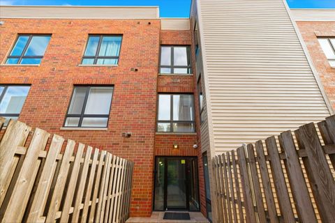 Tiny photo for 645 Custer Avenue #103, Evanston, IL 60202 (MLS # 12505590)