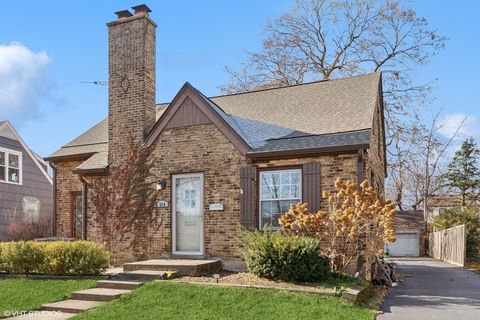 A home in Mount Prospect