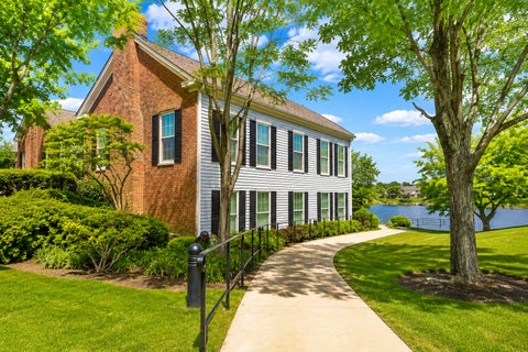 Tiny photo for 1404 NOTTINGHAM Court #C2, Wheeling, IL 60090 (MLS # 12782582)