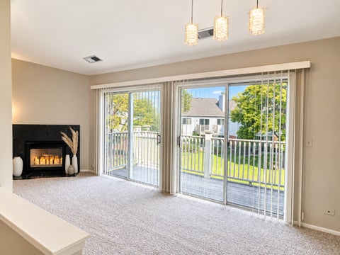 Tiny photo for 1404 NOTTINGHAM Court #C2, Wheeling, IL 60090 (MLS # 12782582)