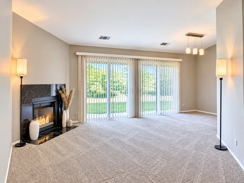 Tiny photo for 1404 NOTTINGHAM Court #C2, Wheeling, IL 60090 (MLS # 12782582)