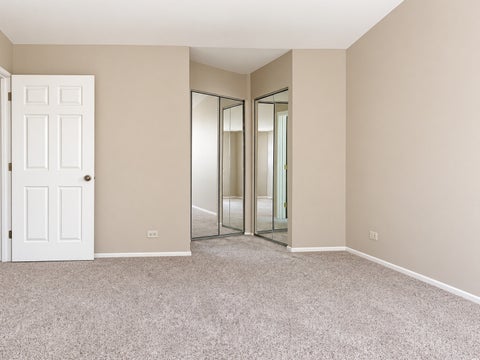 Tiny photo for 1404 NOTTINGHAM Court #C2, Wheeling, IL 60090 (MLS # 12782582)
