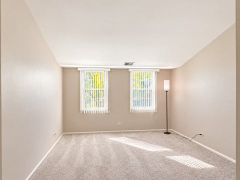 Tiny photo for 1404 NOTTINGHAM Court #C2, Wheeling, IL 60090 (MLS # 12782582)