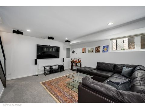 Tiny photo for 1320 N Moorman Street, Chicago, IL 60622 (MLS # 12602185)