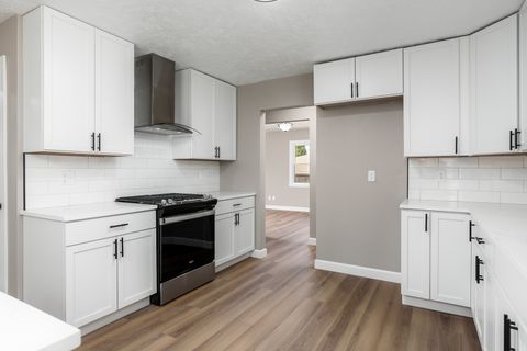 Tiny photo for 3618 BELVOIR Drive, Rockford, IL 61107 (MLS # 12614555)