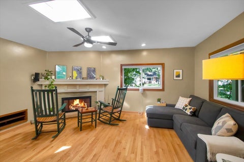 Tiny photo for 305 Dunbar Road, Mundelein, IL 60060 (MLS # 12773677)