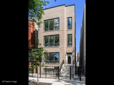 Photo of 867 N Marshfield Avenue #2, Chicago, IL 60622 (MLS # 12568574)