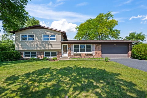 Photo of 515 W Tanglewood Drive, Arlington Heights, IL 60004 (MLS # 12664296)