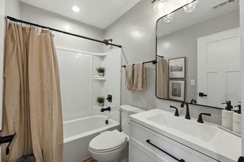 Tiny photo for 158 Canterbury Way, Lake Zurich, IL 60047 (MLS # 12493175)