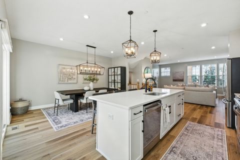 Tiny photo for 158 Canterbury Way, Lake Zurich, IL 60047 (MLS # 12493175)