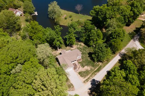 Tiny photo for 18562 E Hill Street, Mt Vernon, IL 62864 (MLS # 12633831)