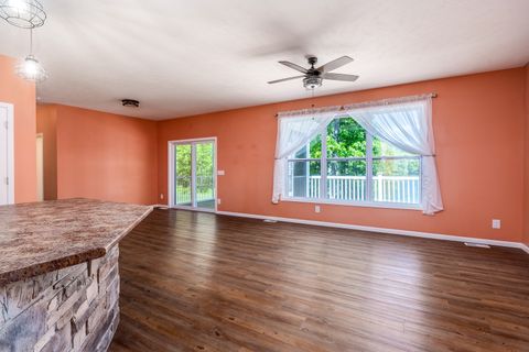 Tiny photo for 18562 E Hill Street, Mt Vernon, IL 62864 (MLS # 12633831)
