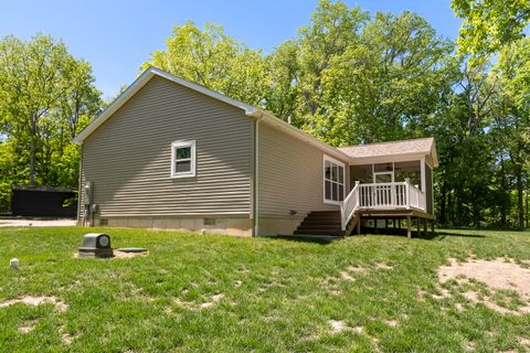 Tiny photo for 18562 E Hill Street, Mt Vernon, IL 62864 (MLS # 12633831)