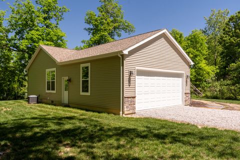 Tiny photo for 18562 E Hill Street, Mt Vernon, IL 62864 (MLS # 12633831)