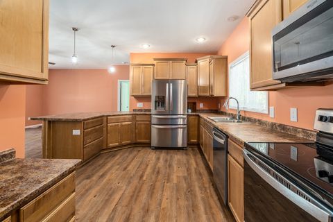 Tiny photo for 18562 E Hill Street, Mt Vernon, IL 62864 (MLS # 12633831)