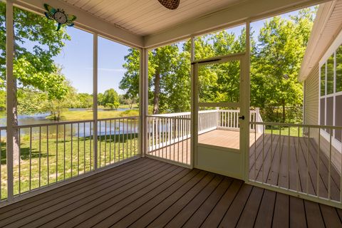 Tiny photo for 18562 E Hill Street, Mt Vernon, IL 62864 (MLS # 12633831)