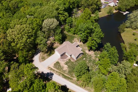 Tiny photo for 18562 E Hill Street, Mt Vernon, IL 62864 (MLS # 12633831)