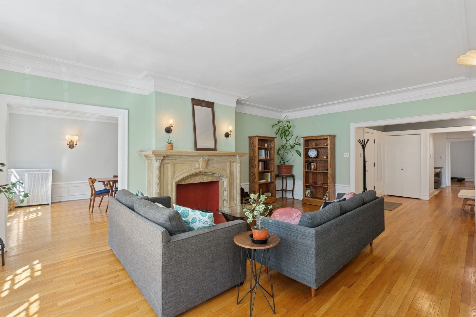510 W SURF Street 2