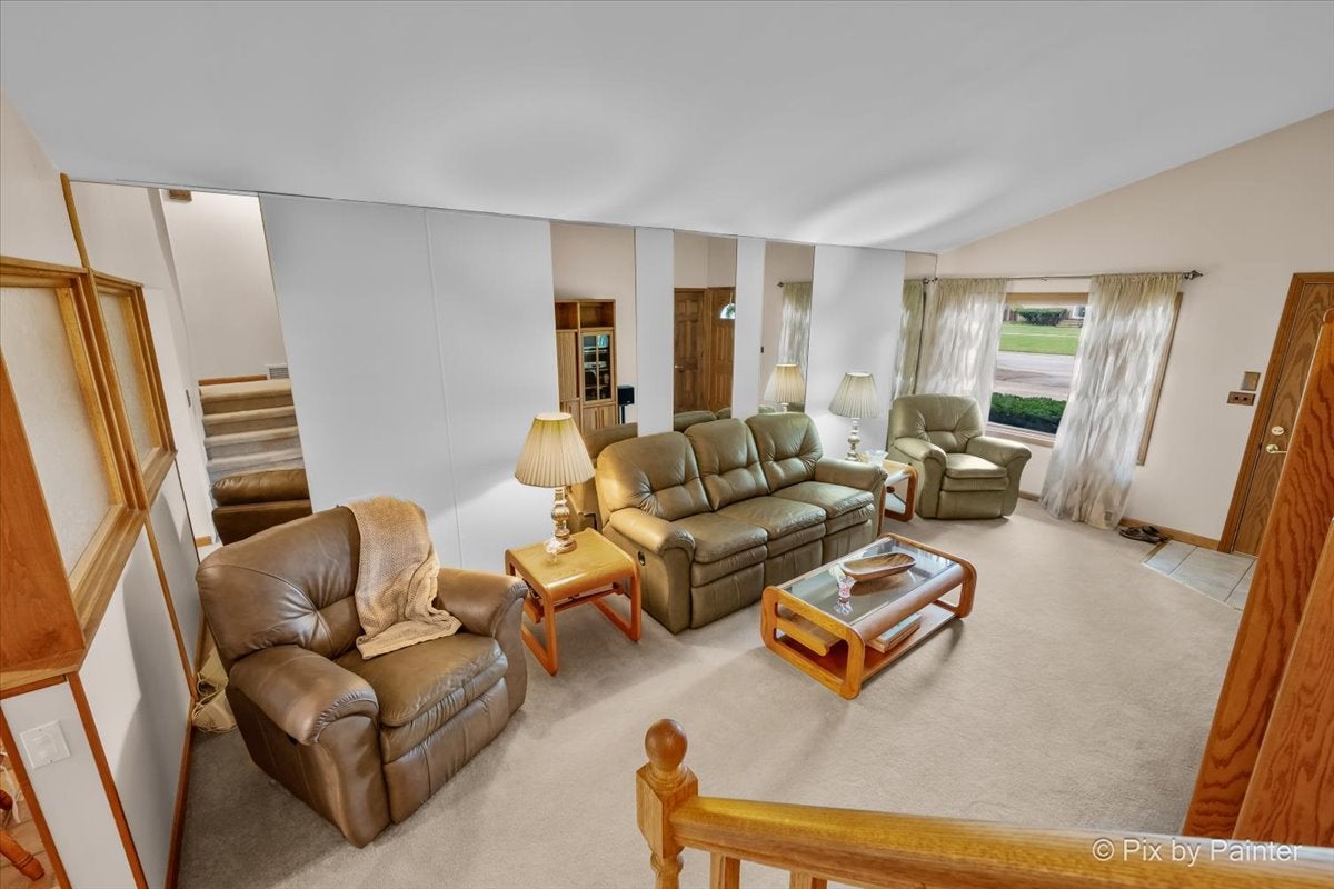 24 W Devon Avenue