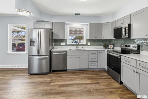 Tiny photo for 503 AIRPORT Road, Centralia, IL 62801 (MLS # EB460423)