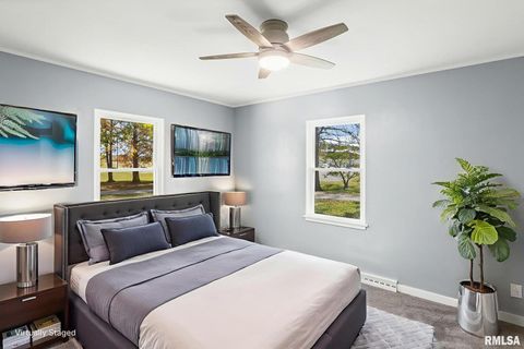 Tiny photo for 503 AIRPORT Road, Centralia, IL 62801 (MLS # EB460423)