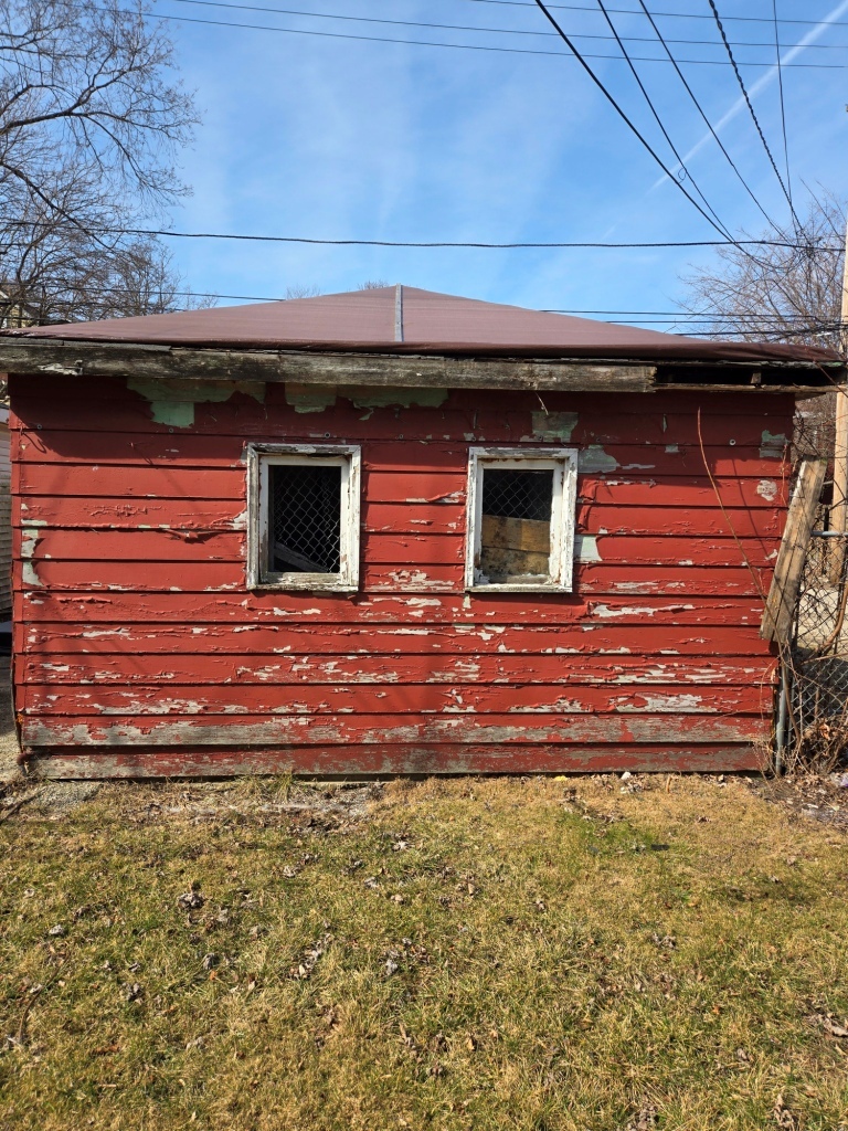 8122 S Escanaba Avenue