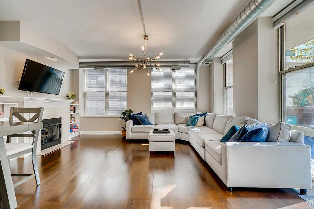 1001 W Madison Street 215