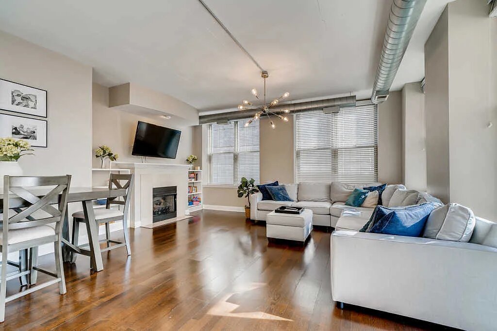 1001 W Madison Street 215