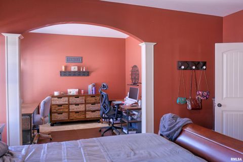 Tiny photo for 10950 PRESTWICK Drive, Benton, IL 62812 (MLS # EB457169)