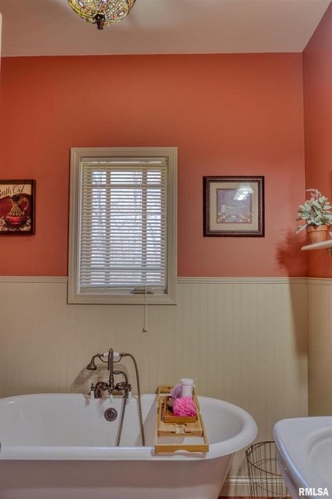 Tiny photo for 10950 PRESTWICK Drive, Benton, IL 62812 (MLS # EB457169)