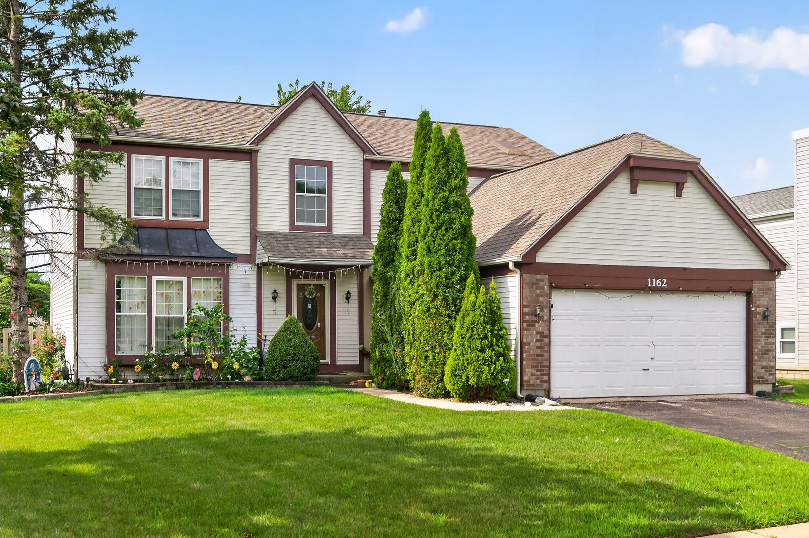 1162 HYANNIS Circle