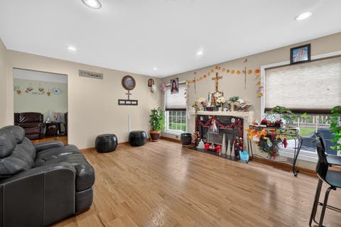 Tiny photo for 1162 HYANNIS Circle, Carol Stream, IL 60188 (MLS # 12720863)