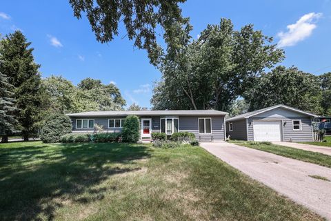 4 Crestwood Court Montgomery IL 60538