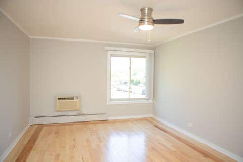 Tiny photo for 16 E Old Willow Road #206-S, Prospect Heights, IL 60070 (MLS # 12722081)