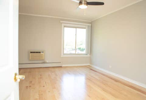 Tiny photo for 16 E Old Willow Road #206-S, Prospect Heights, IL 60070 (MLS # 12722081)