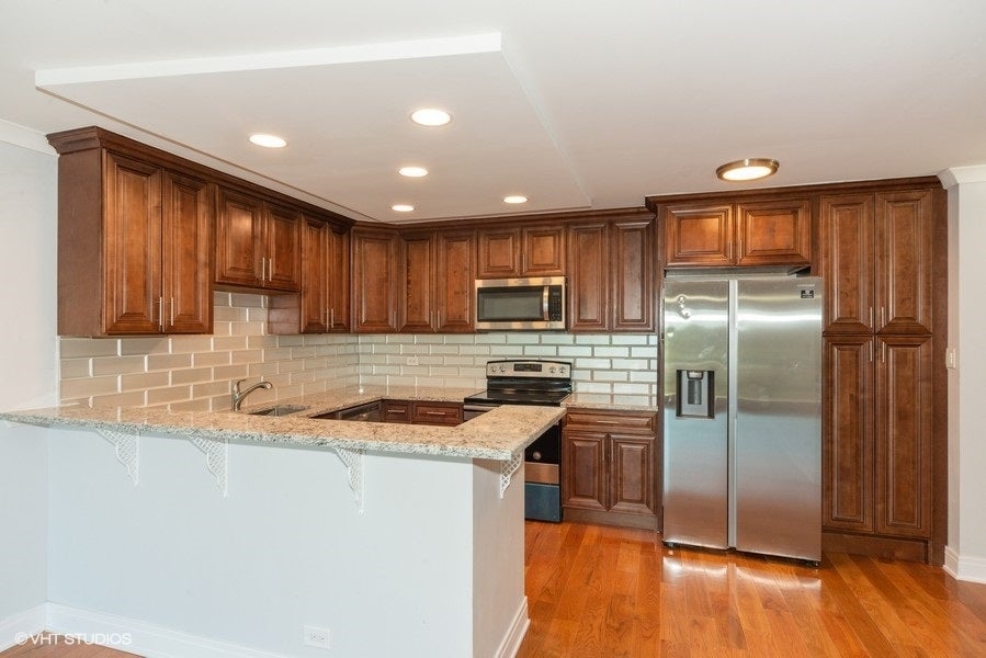 16 E Old Willow Road 206-S
