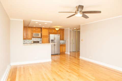 Tiny photo for 16 E Old Willow Road #206-S, Prospect Heights, IL 60070 (MLS # 12722081)