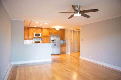 Tiny photo for 16 E Old Willow Road #206-S, Prospect Heights, IL 60070 (MLS # 12722081)