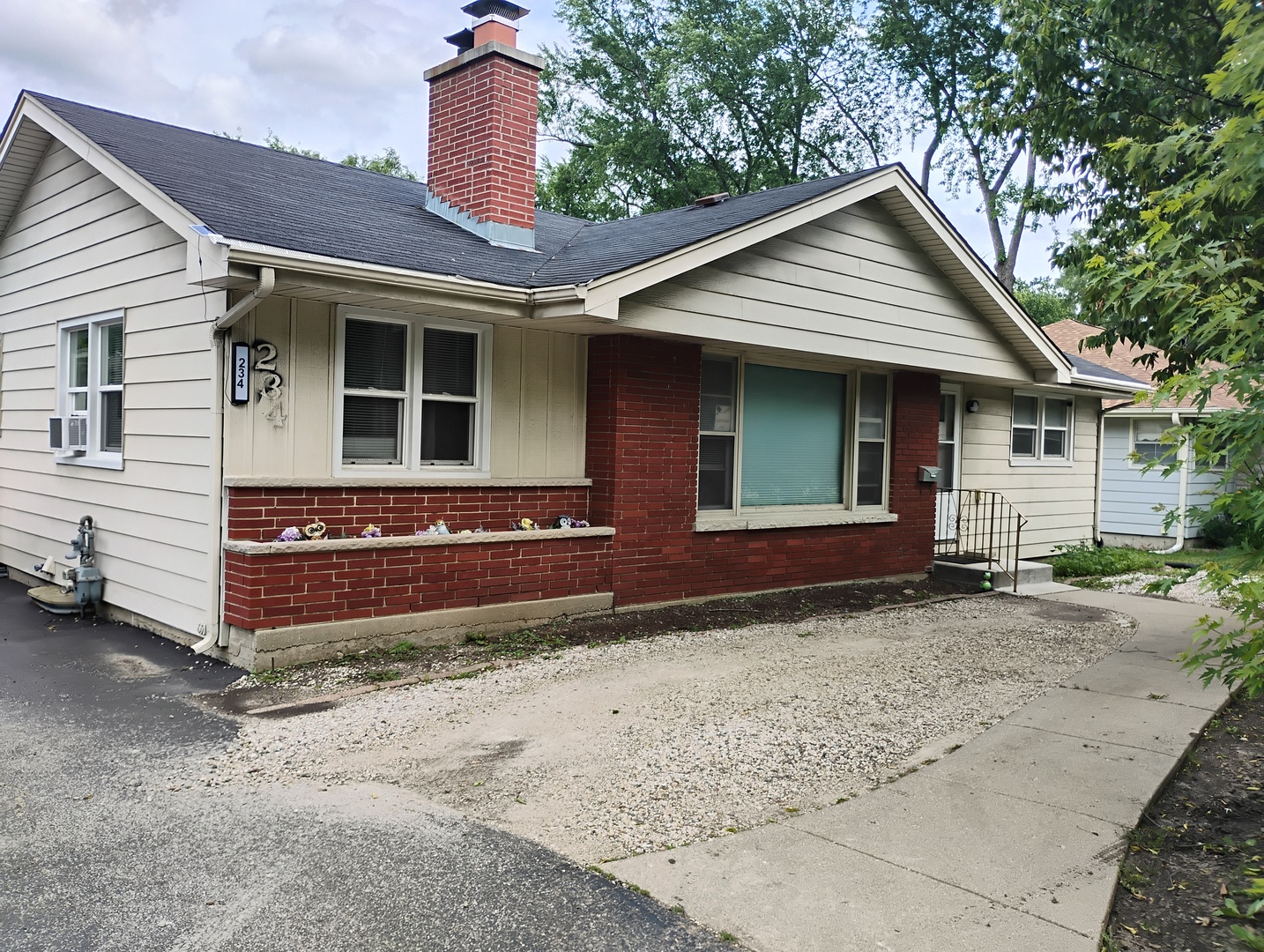 234 N Butterfield Road