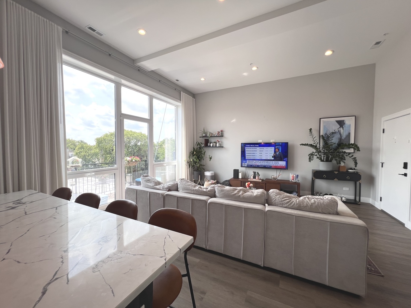 2423 W Fullerton Avenue 4G