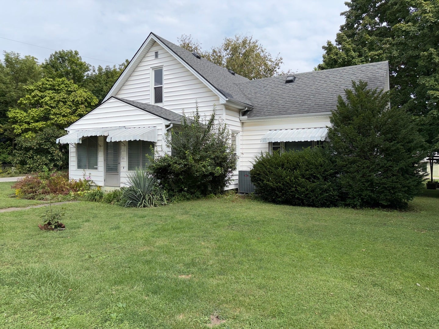 211 N Seminary Street