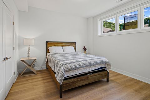 Tiny photo for 5914 N Lincoln Avenue #1E, Chicago, IL 60659 (MLS # 12500821)