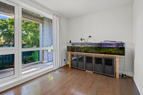 Tiny photo for 5914 N Lincoln Avenue #1E, Chicago, IL 60659 (MLS # 12500821)