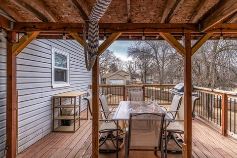 Tiny photo for 4318 18th Street, Bettendorf, IA 52722 (MLS # 12577771)