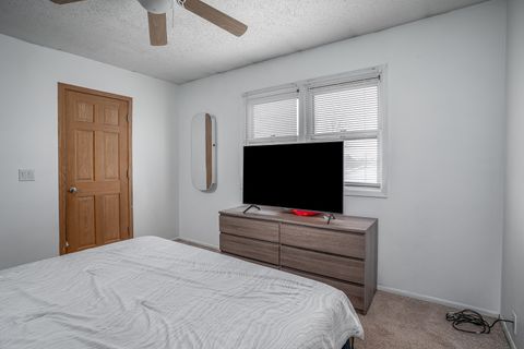 Tiny photo for 4318 18th Street, Bettendorf, IA 52722 (MLS # 12577771)