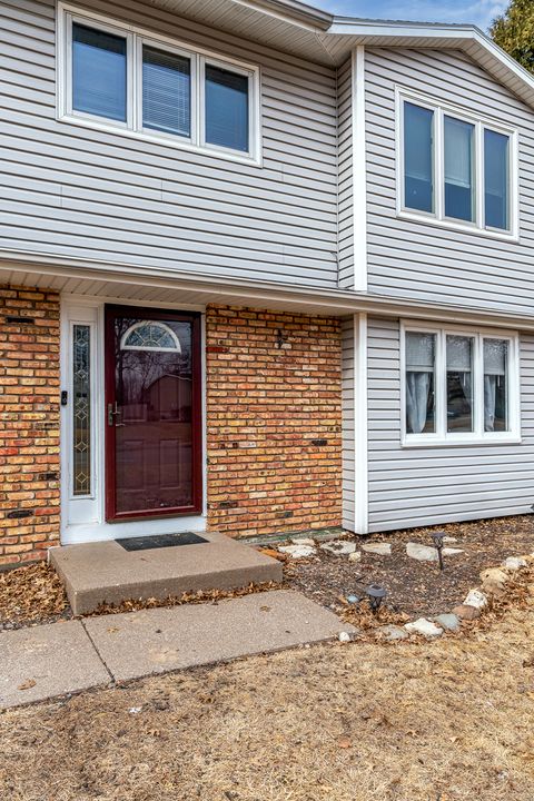 Tiny photo for 4318 18th Street, Bettendorf, IA 52722 (MLS # 12577771)