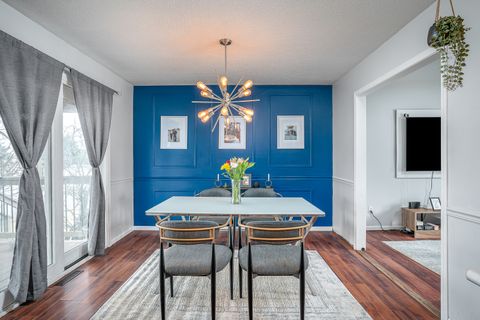 Tiny photo for 4318 18th Street, Bettendorf, IA 52722 (MLS # 12577771)