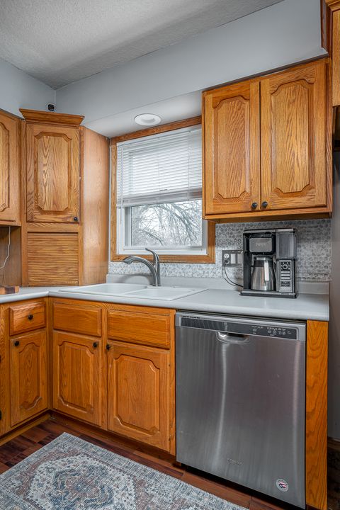 Tiny photo for 4318 18th Street, Bettendorf, IA 52722 (MLS # 12577771)