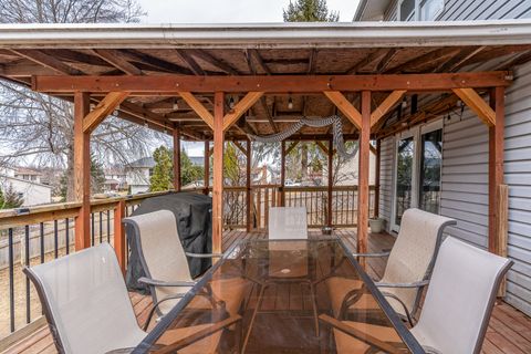 Tiny photo for 4318 18th Street, Bettendorf, IA 52722 (MLS # 12577771)