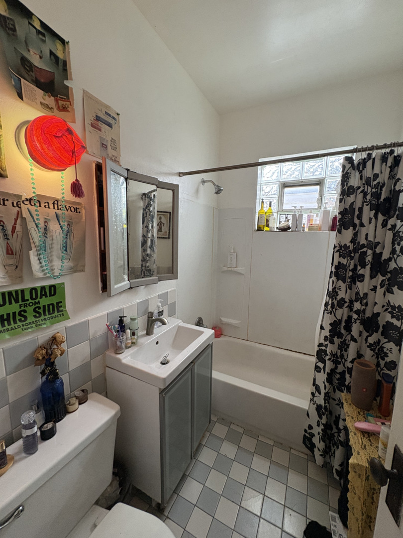 839 N Ashland Avenue 2R